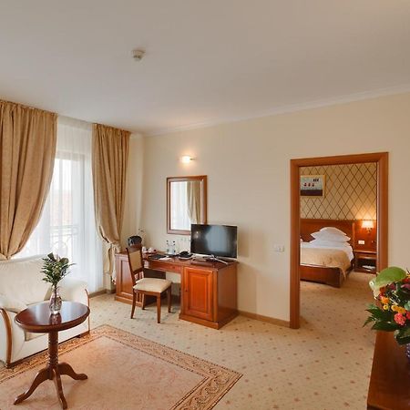 Hotel Opera Plaza Κλουζ-Ναπόκα Εξωτερικό φωτογραφία