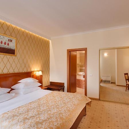 Hotel Opera Plaza Κλουζ-Ναπόκα Εξωτερικό φωτογραφία