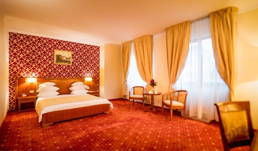 Hotel Opera Plaza Κλουζ-Ναπόκα Εξωτερικό φωτογραφία