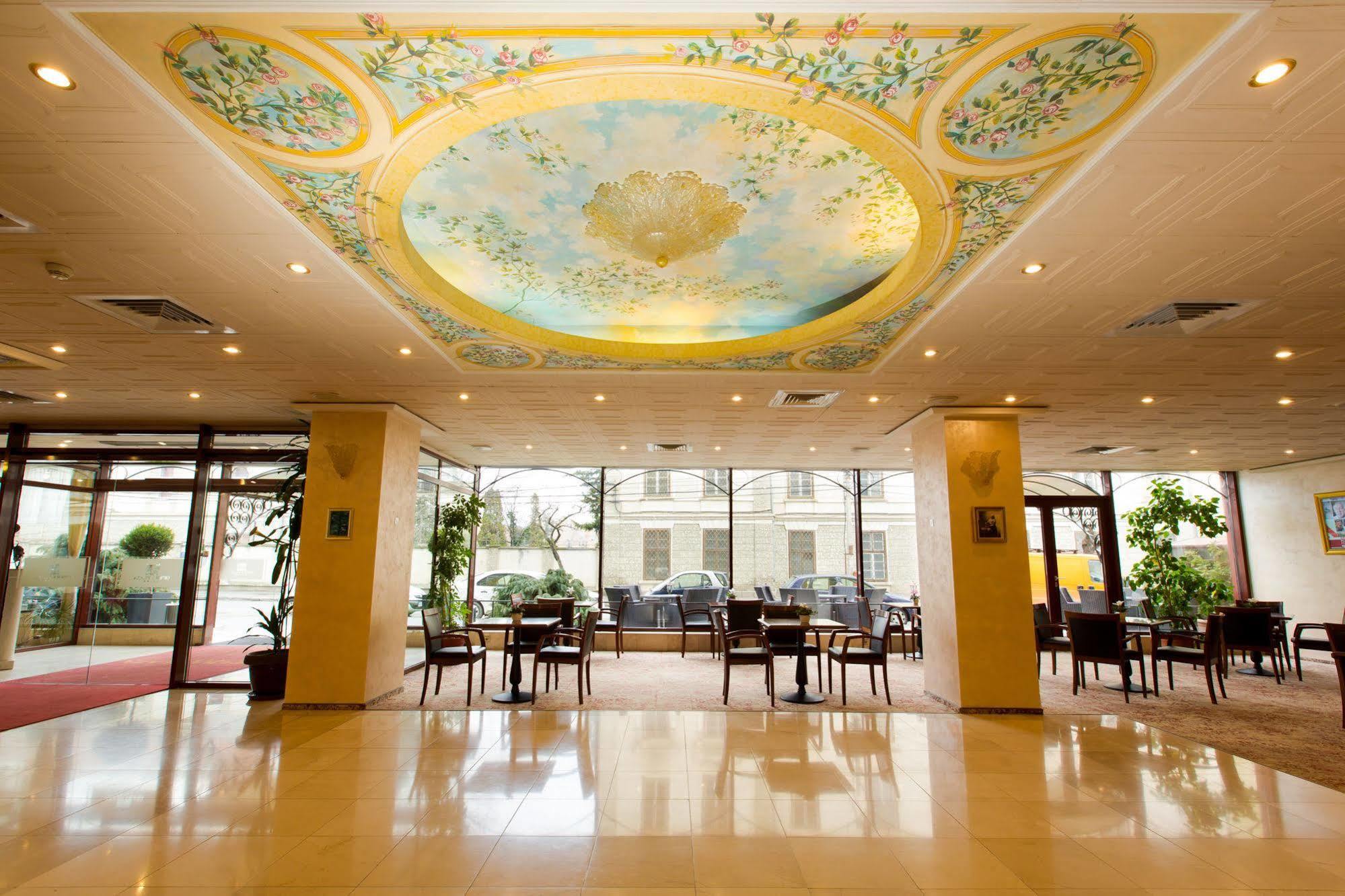 Hotel Opera Plaza Κλουζ-Ναπόκα Εξωτερικό φωτογραφία