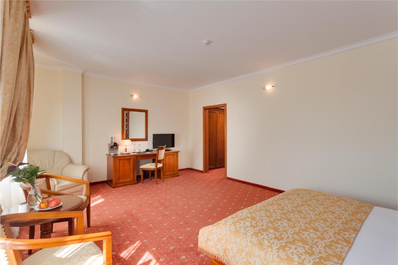 Hotel Opera Plaza Κλουζ-Ναπόκα Εξωτερικό φωτογραφία