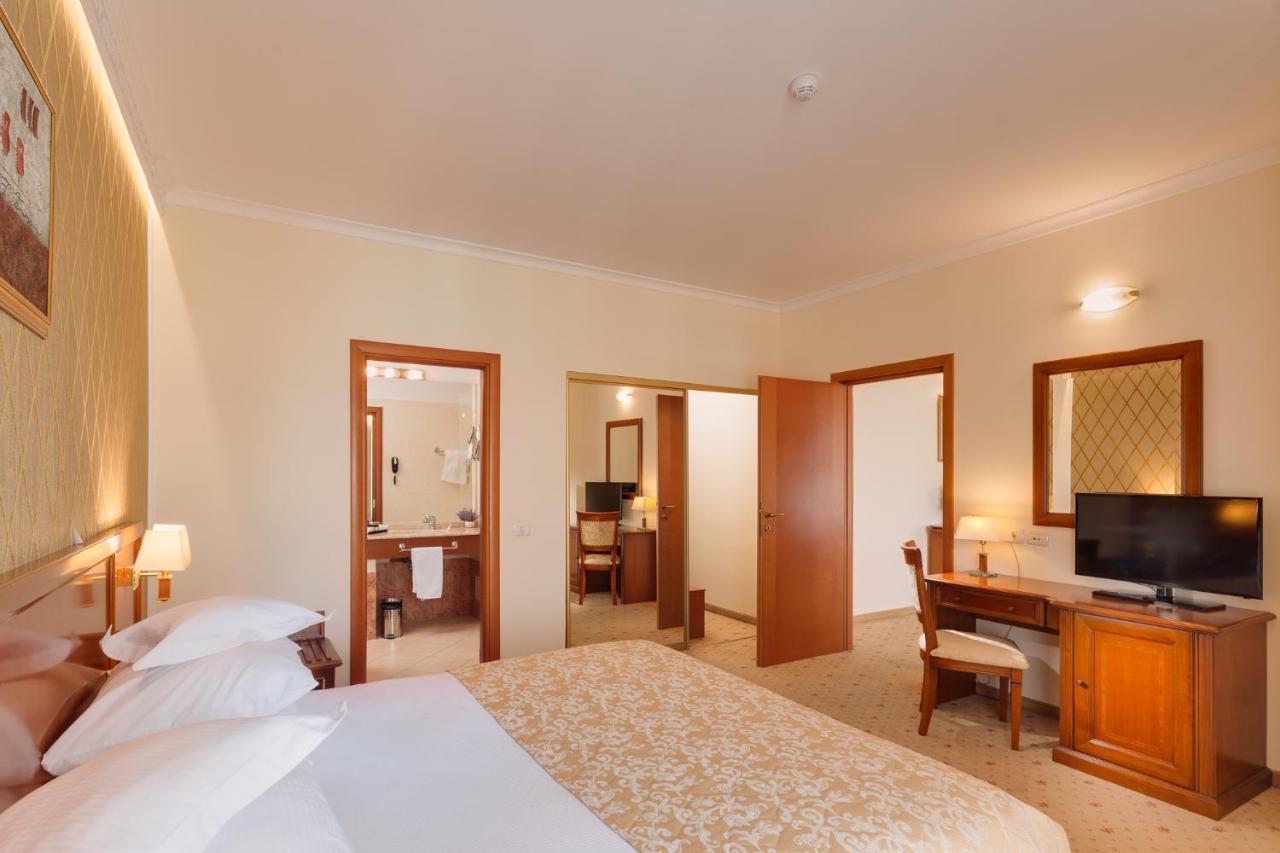 Hotel Opera Plaza Κλουζ-Ναπόκα Εξωτερικό φωτογραφία