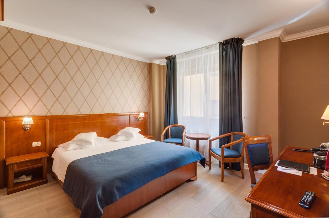 Hotel Opera Plaza Κλουζ-Ναπόκα Εξωτερικό φωτογραφία