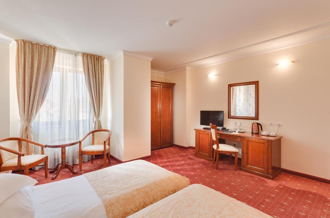 Hotel Opera Plaza Κλουζ-Ναπόκα Εξωτερικό φωτογραφία