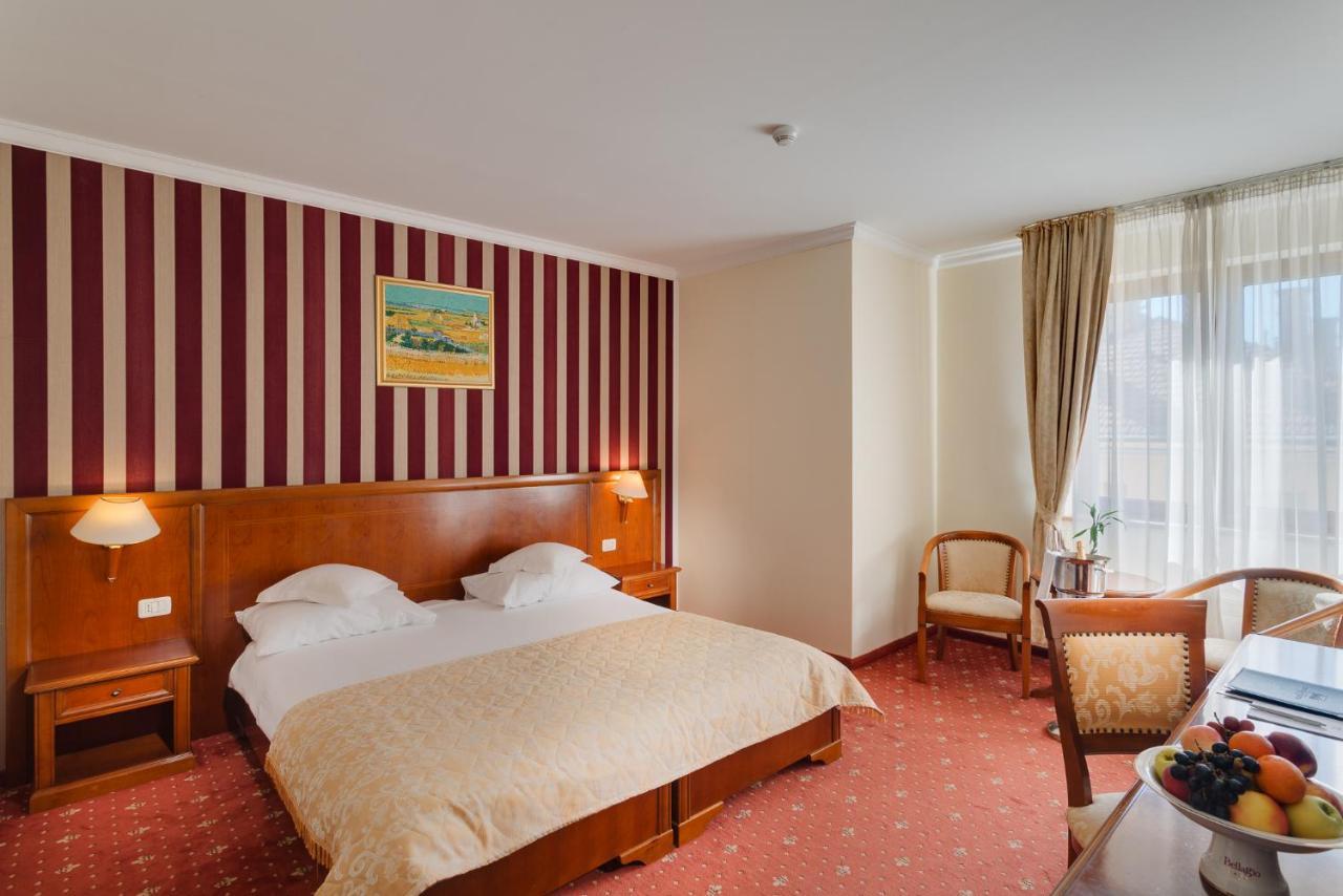 Hotel Opera Plaza Κλουζ-Ναπόκα Εξωτερικό φωτογραφία