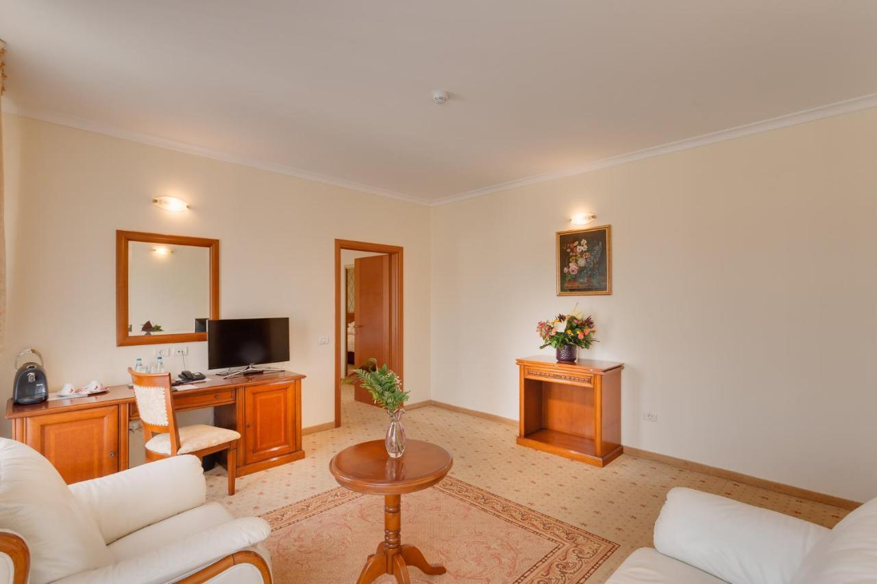 Hotel Opera Plaza Κλουζ-Ναπόκα Εξωτερικό φωτογραφία